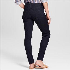 New Universal Thread High Rise Skinny Jeans